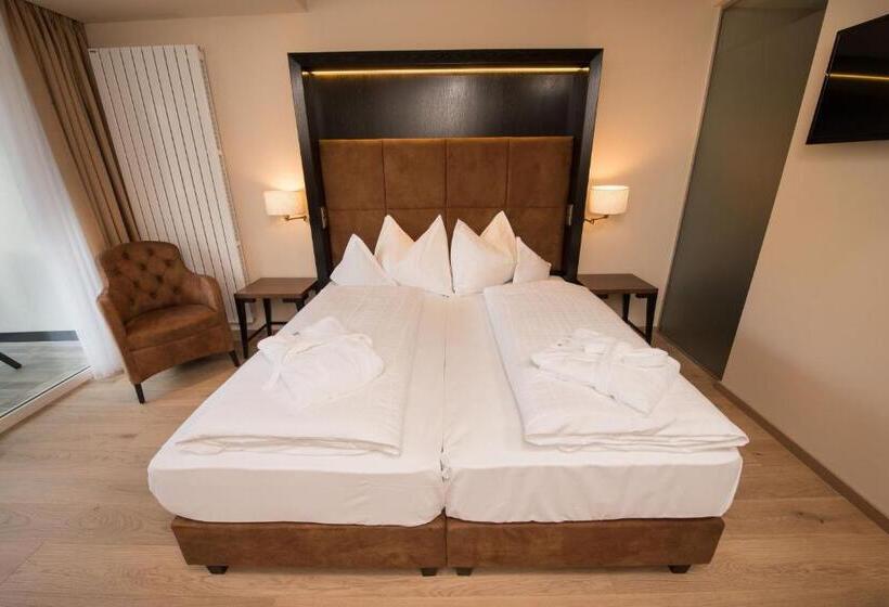 스탠다드 발코니 룸, Genusshotel Goldene Rose