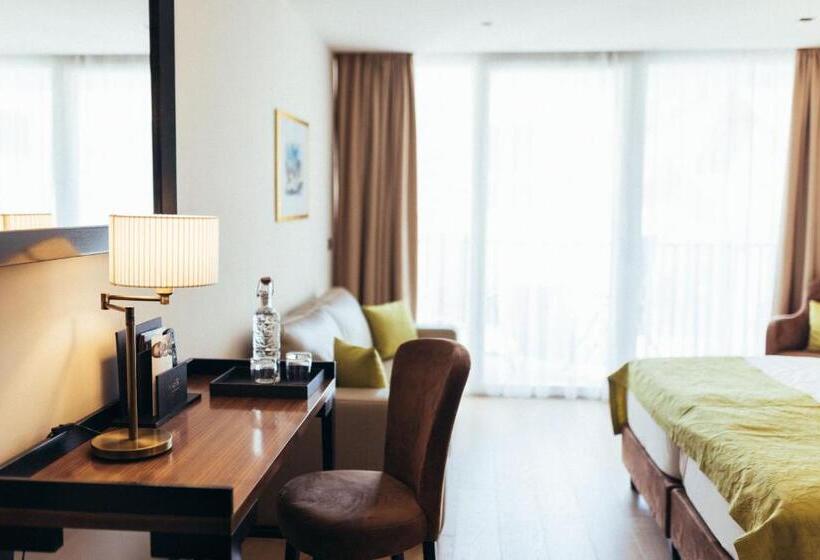 Номер Стандарт с Балконом, Genusshotel Goldene Rose