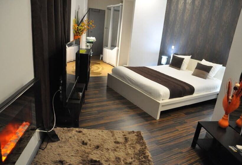 סוויטת ג'וניור, M