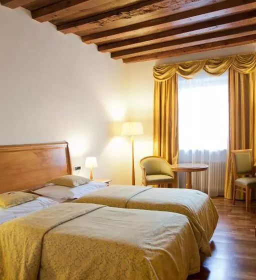 Standard Room, Restaurant Lilie
