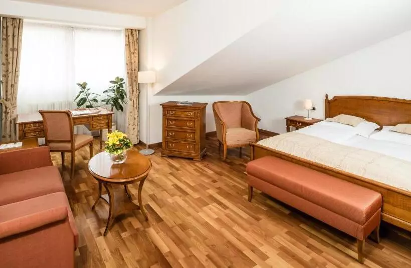Standard Room, Restaurant Lilie