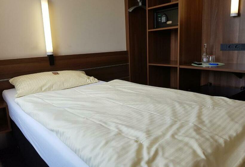 غرفة قياسية فردية, Zum Eichenzeller