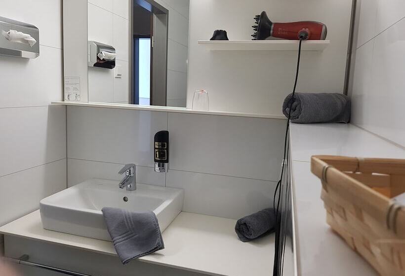 غرفة قياسية فردية, Zum Eichenzeller