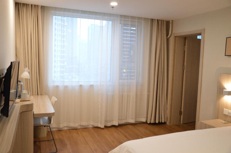 ビジネスルーム, Hanting  Qingdao Shandong Road