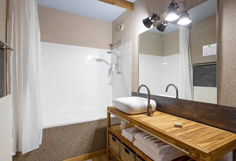 استودیوی استاندارد, Fontaine Du Mont Blanc Hotel & Spa