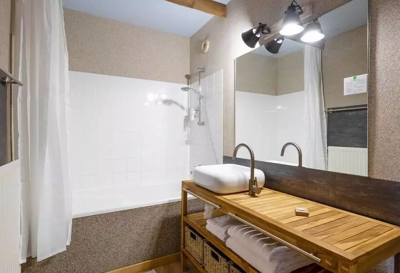 استودیوی استاندارد, Fontaine Du Mont Blanc Hotel & Spa