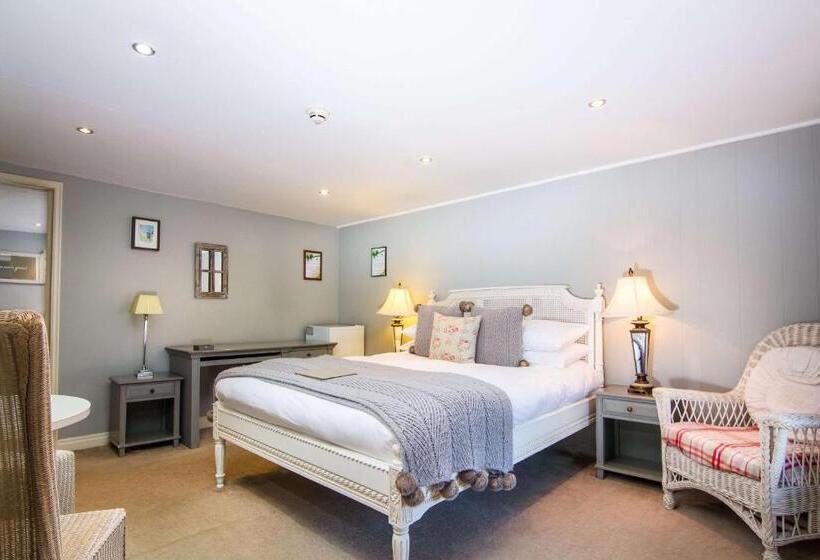 Семейный Номер, Black Horse Inn