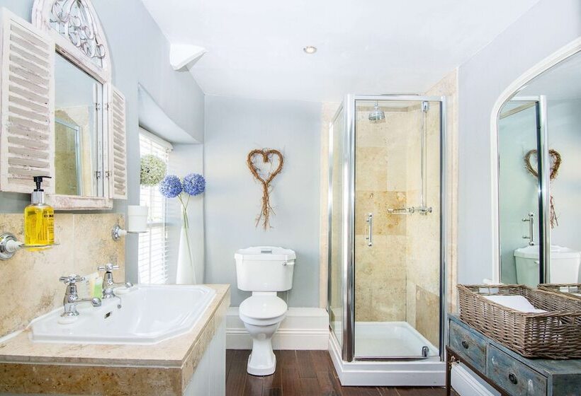 Семейный Номер, Black Horse Inn