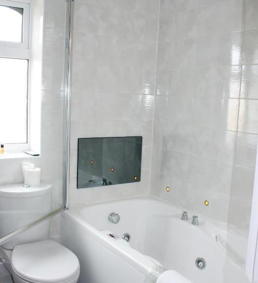 Номер Deluxe, Brackenborough