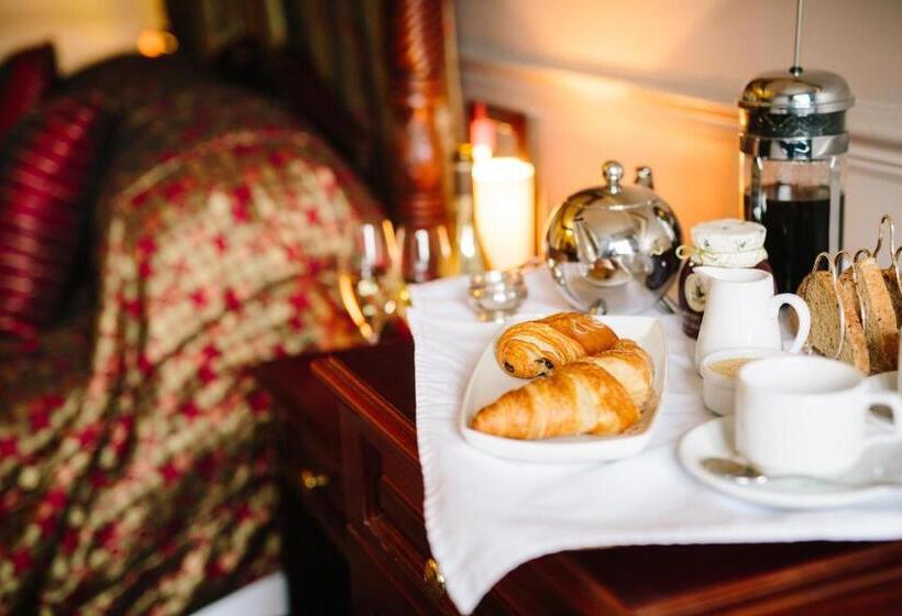 Номер Deluxe, Brackenborough