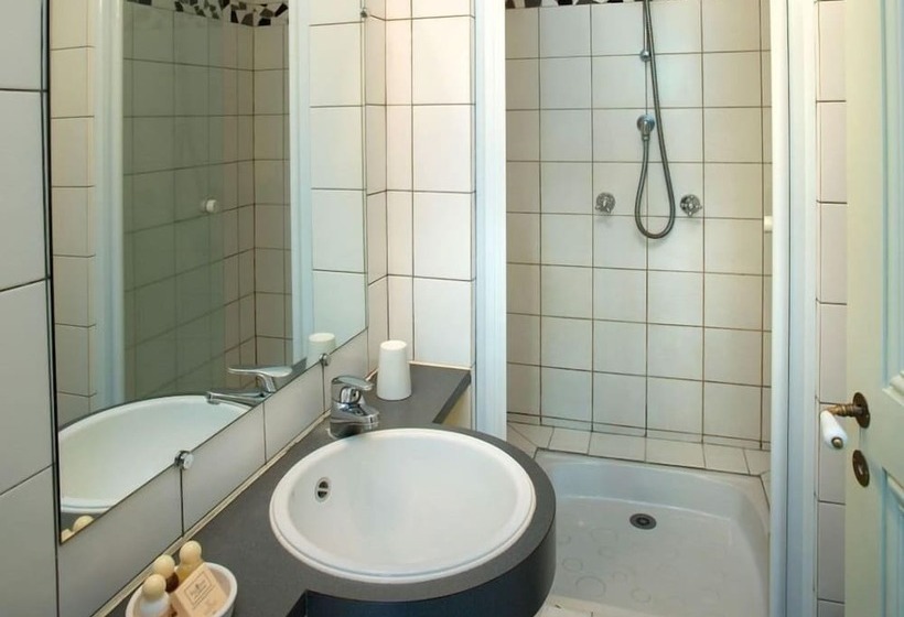 דירת חדר נוף לגינה, Château De La Rue