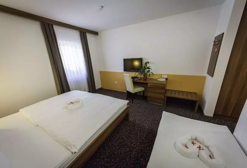 اتاق استاندارد سه نفره, Domačija Vodnik & Apartments