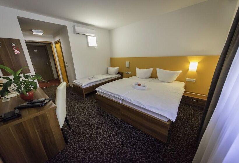 اتاق استاندارد سه نفره, Domačija Vodnik & Apartments