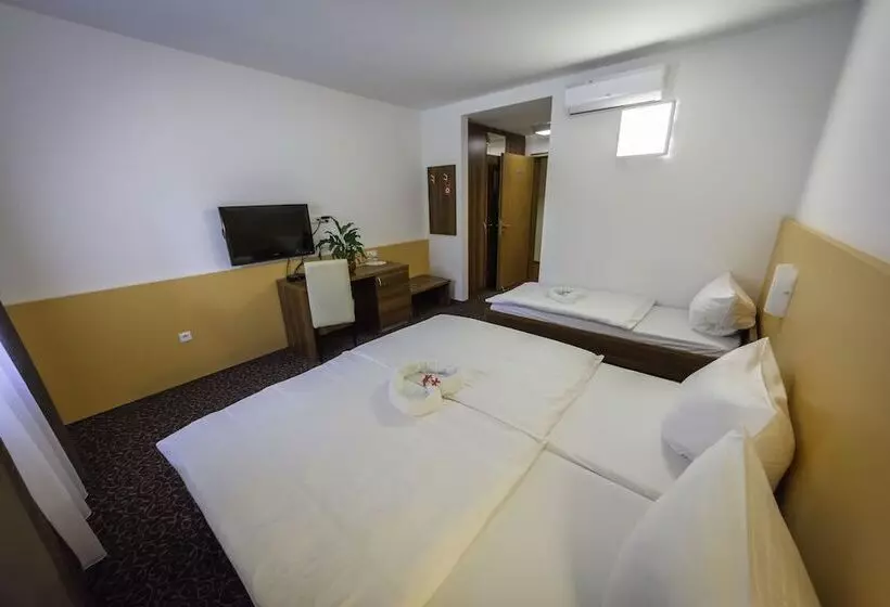 اتاق استاندارد سه نفره, Domačija Vodnik & Apartments