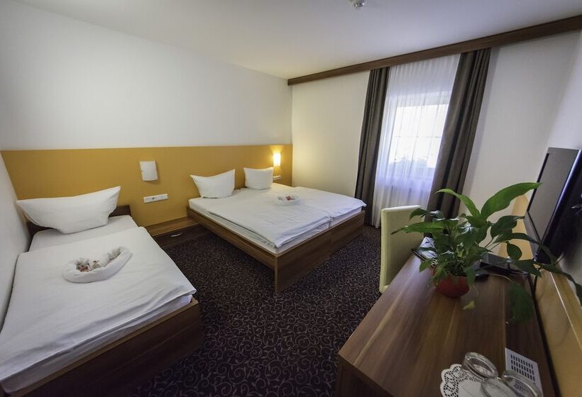 اتاق استاندارد سه نفره, Domačija Vodnik & Apartments