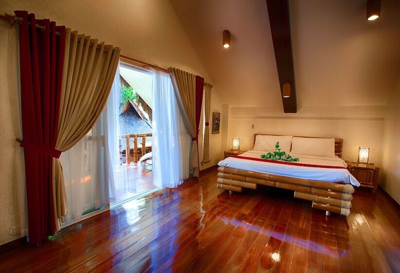 سوییت, Pura Vida Beach & Dive Resort