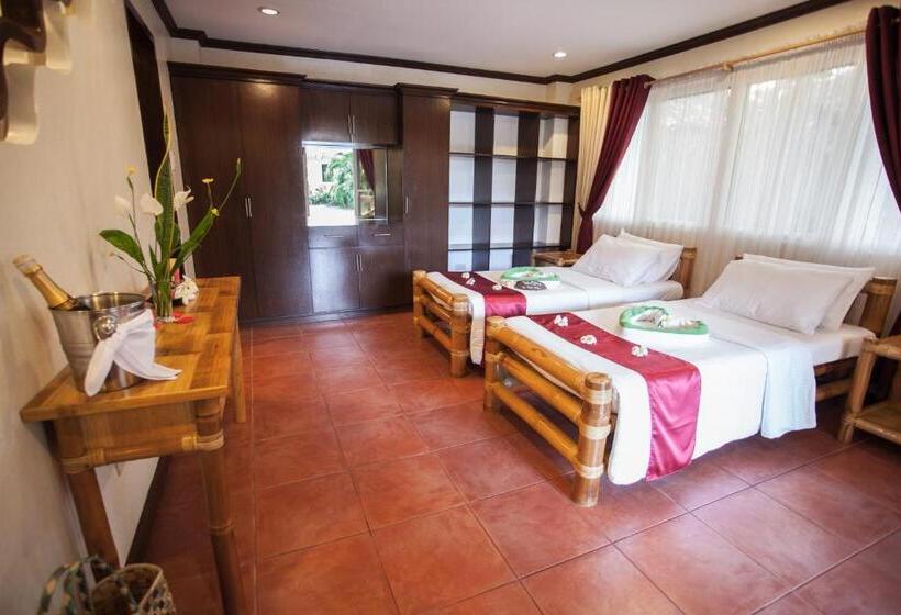 اتاق خانوادگی, Pura Vida Beach & Dive Resort