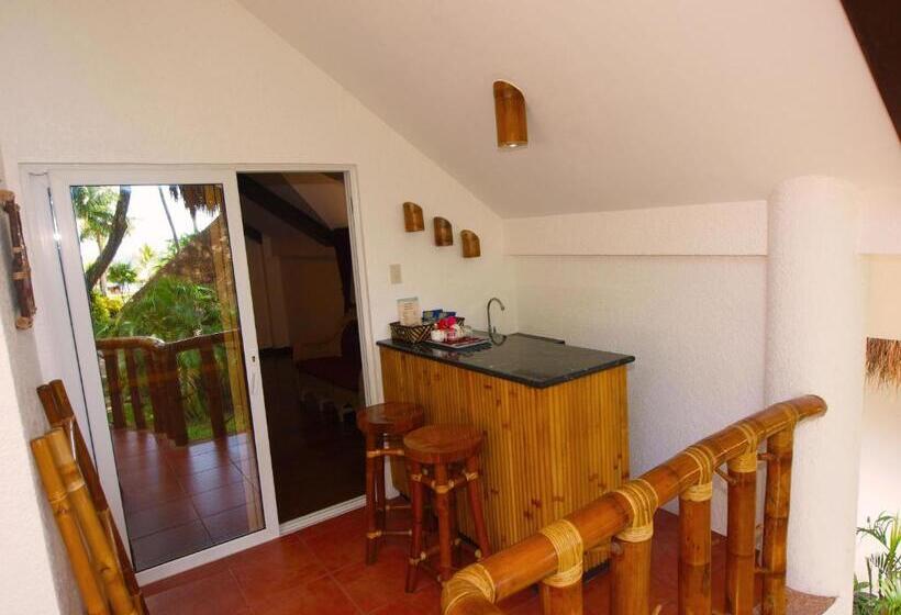 Люкс, Pura Vida Beach & Dive Resort