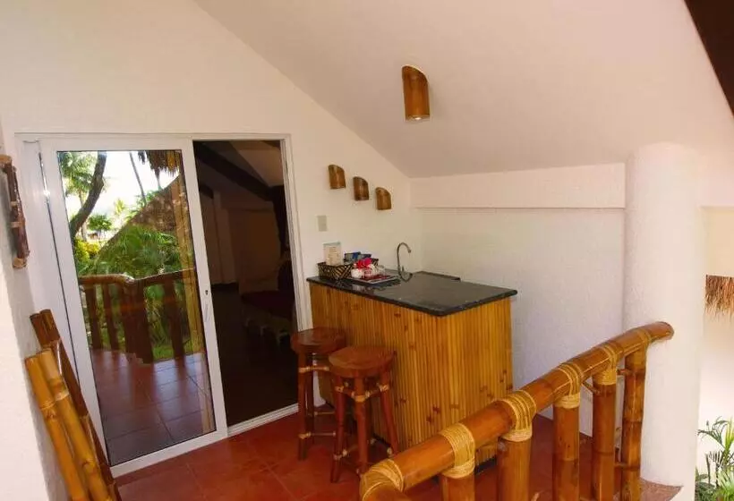 سوییت, Pura Vida Beach & Dive Resort