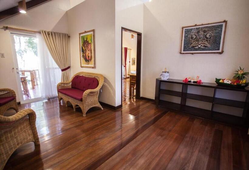 سوییت, Pura Vida Beach & Dive Resort