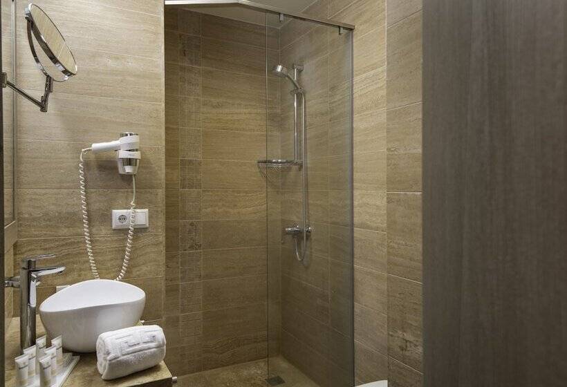 디럭스 룸, Republica Hotel Yerevan