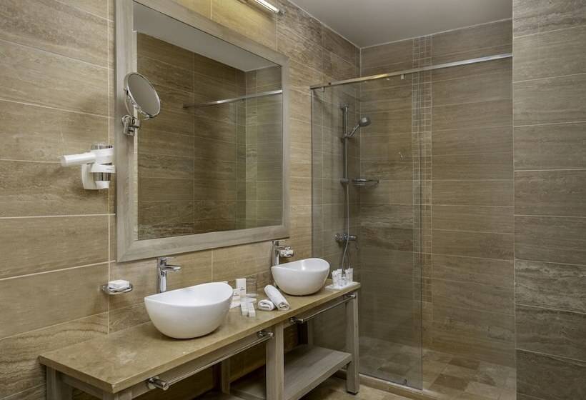 디럭스 4인 룸, Republica Hotel Yerevan