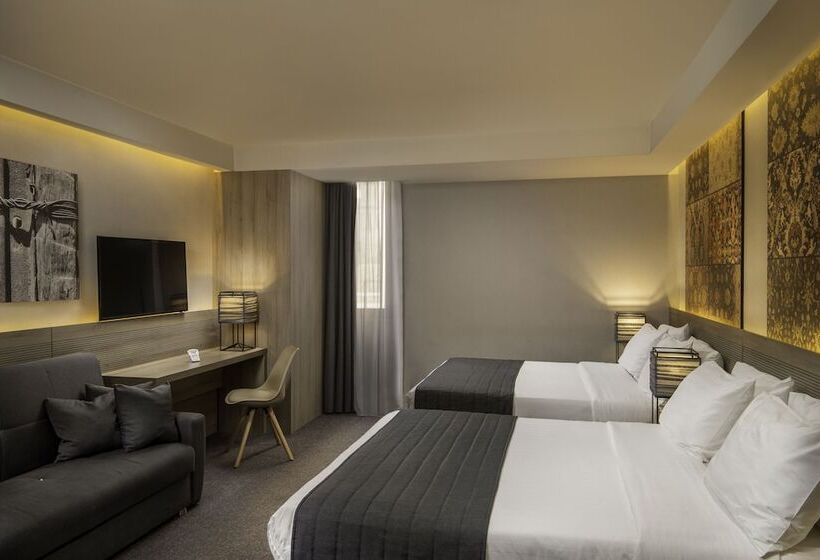 디럭스 4인 룸, Republica Hotel Yerevan