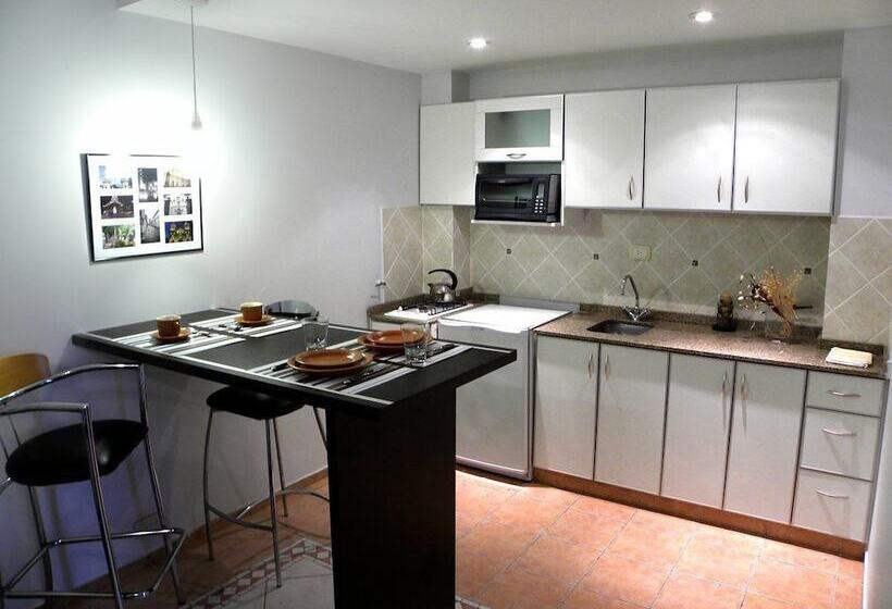 آپارتمان 1 خوابه, Santiago Building