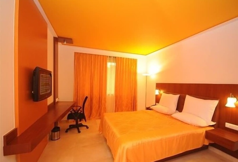 디럭스 룸, Srinivas Saffron