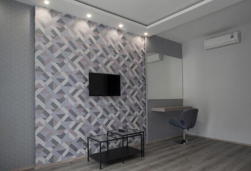 스탠다드 트리플 룸, Talizmán