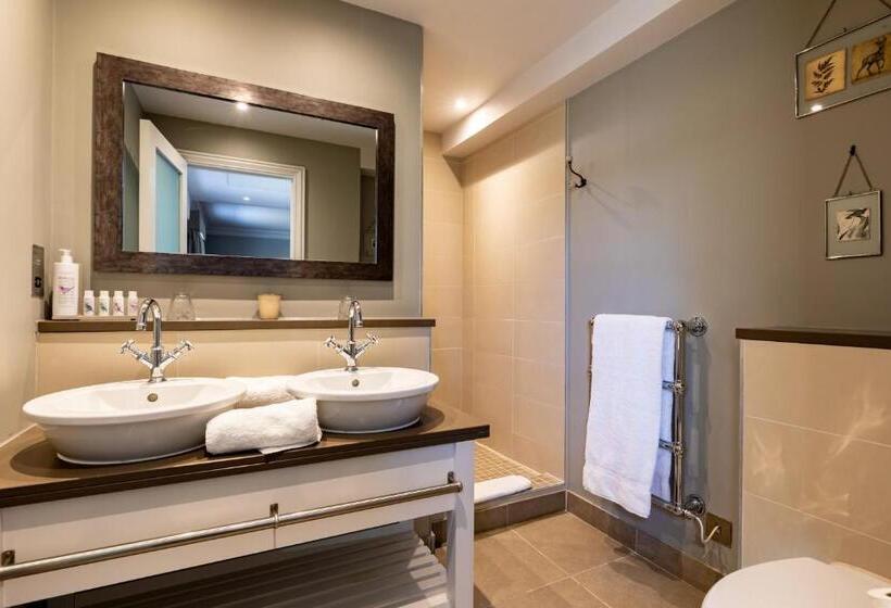 Номер Стандарт, The Foley