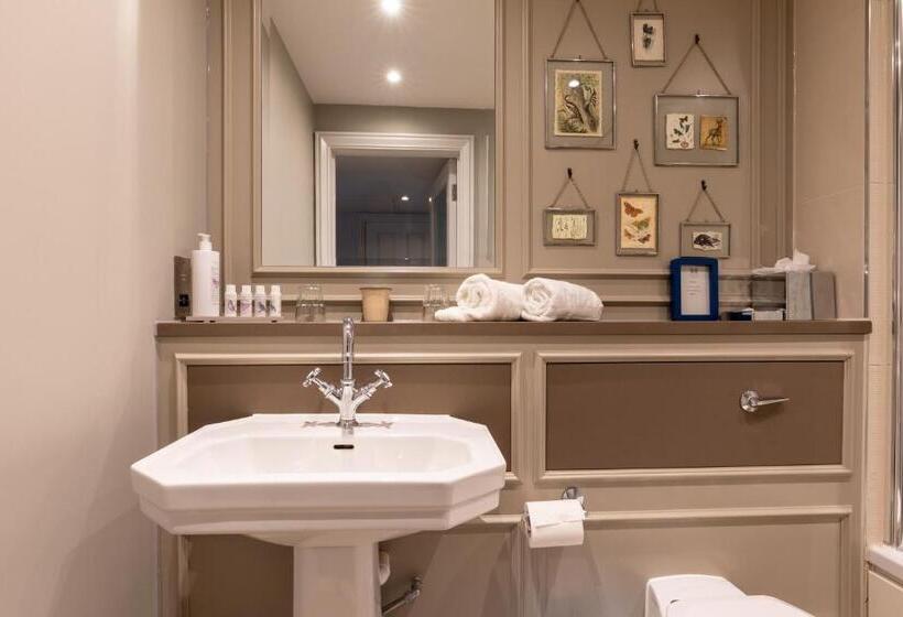 Номер Стандарт, The Foley