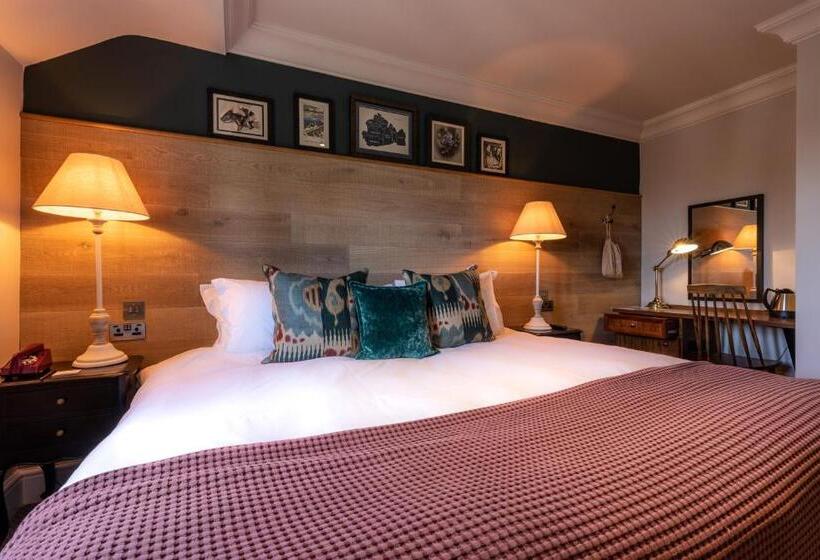 Номер Стандарт, The Foley