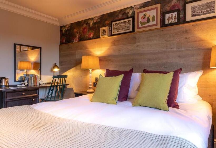 Номер Стандарт, The Foley