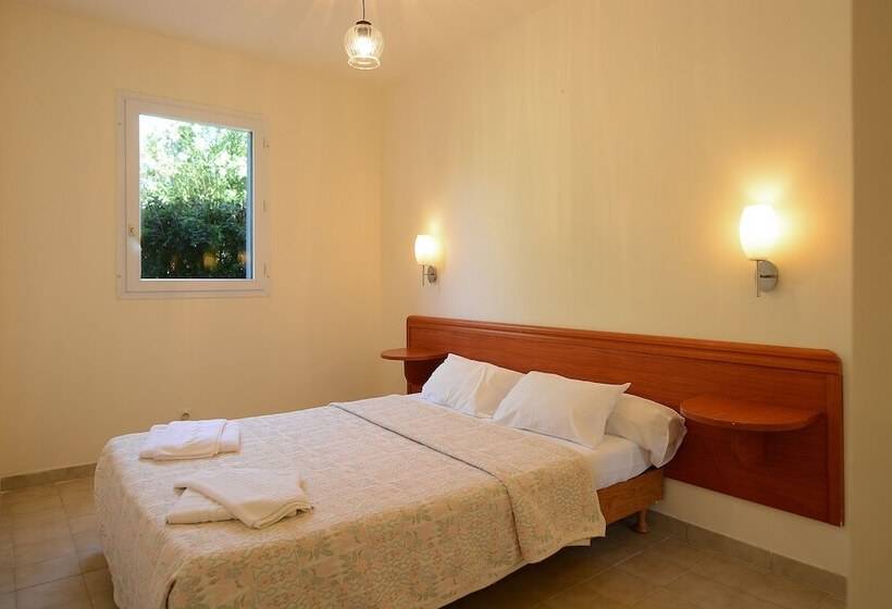 2 Bedroom Apartment Garden View, Village De Vacances Marina D Oru