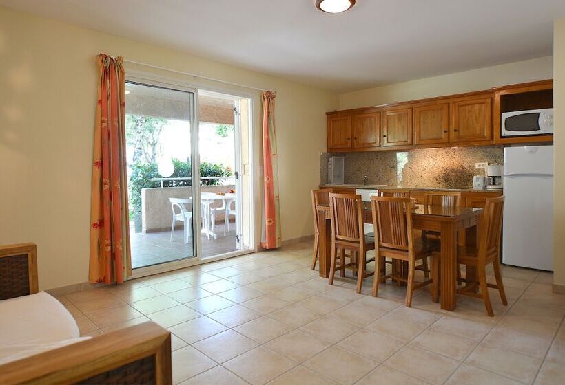 Апартаменты 2 спальни Вид на Сад, Village De Vacances Marina D Oru