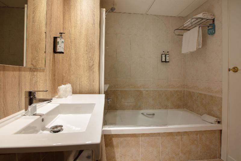 디럭스 4인 룸, Republica Hotel Yerevan