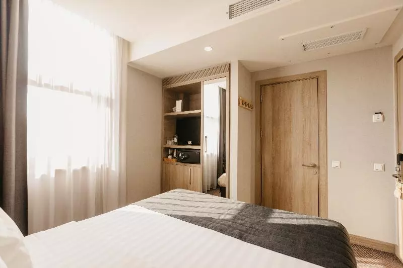 اتاق استاندارد یک نفره, Republica Hotel Yerevan