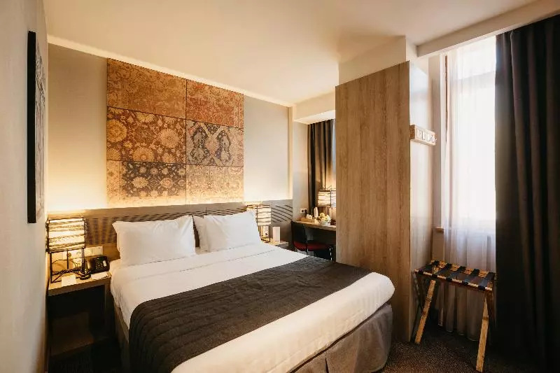 اتاق استاندارد یک نفره, Republica Hotel Yerevan
