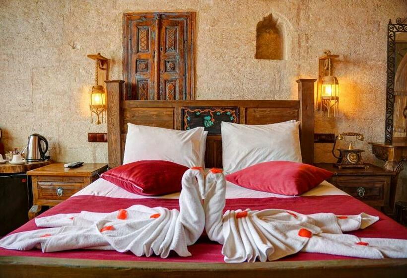 اتاق سوپریور, Efendi Cave