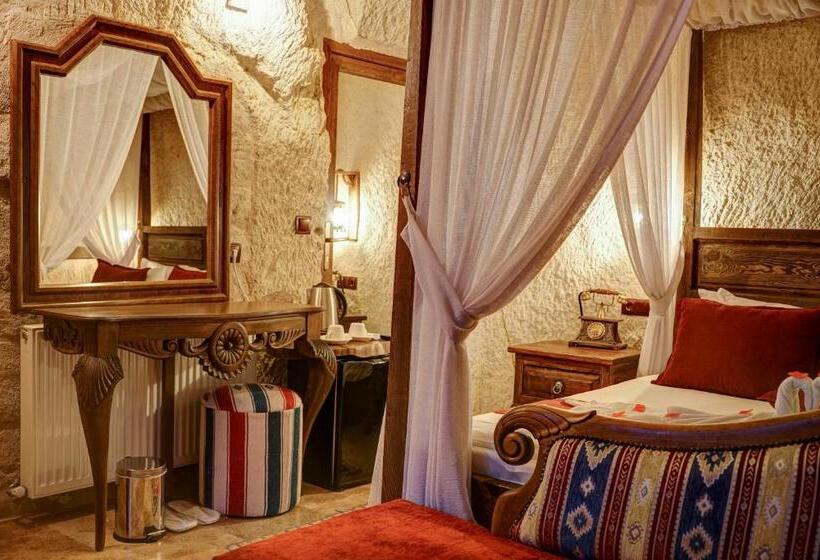 اتاق لوکس با تخت بزرگ, Efendi Cave