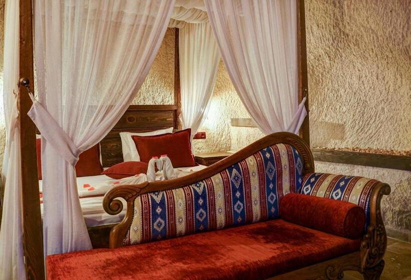 اتاق لوکس با تخت بزرگ, Efendi Cave