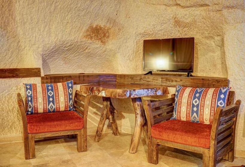 اتاق لوکس با تخت بزرگ, Efendi Cave