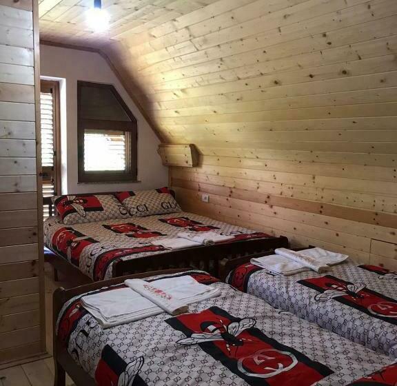 Cameră Cvadruplă Standard, Elvis Blini Thethi