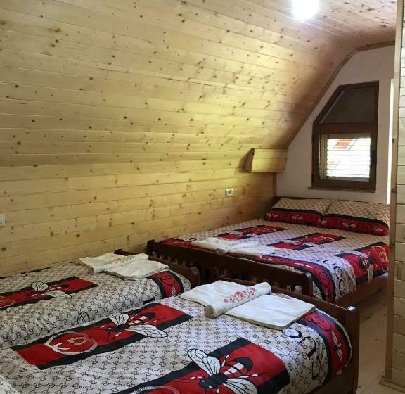 Cameră Cvadruplă Standard, Elvis Blini Thethi