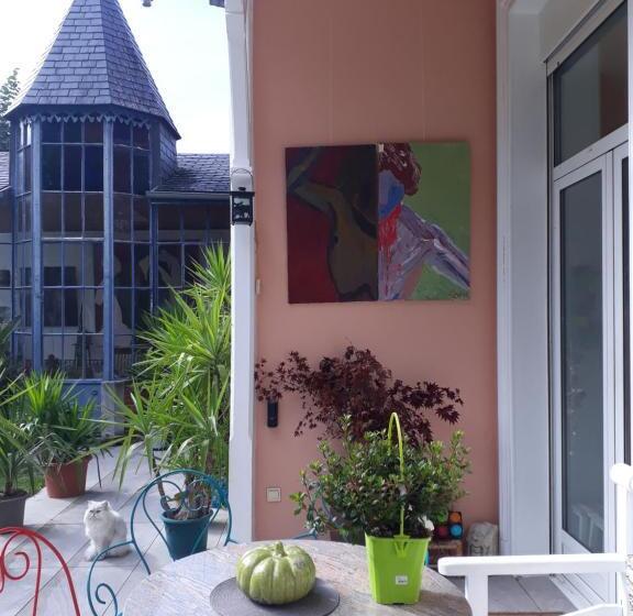 غرفة قياسية مطلة على الجبل, Chambres Rue De Lorry