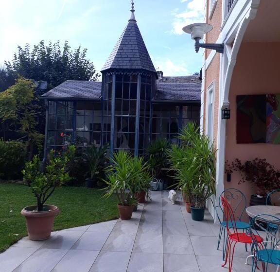 غرفة قياسية مطلة على الجبل, Chambres Rue De Lorry