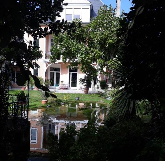 غرفة قياسية مطلة على الجبل, Chambres Rue De Lorry