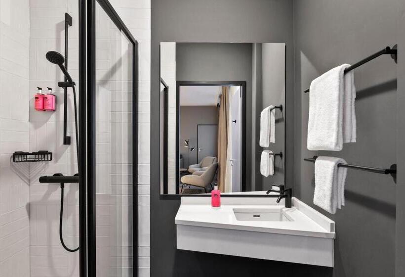 景色の見えるジュニアスイート, Moxy Duesseldorf City