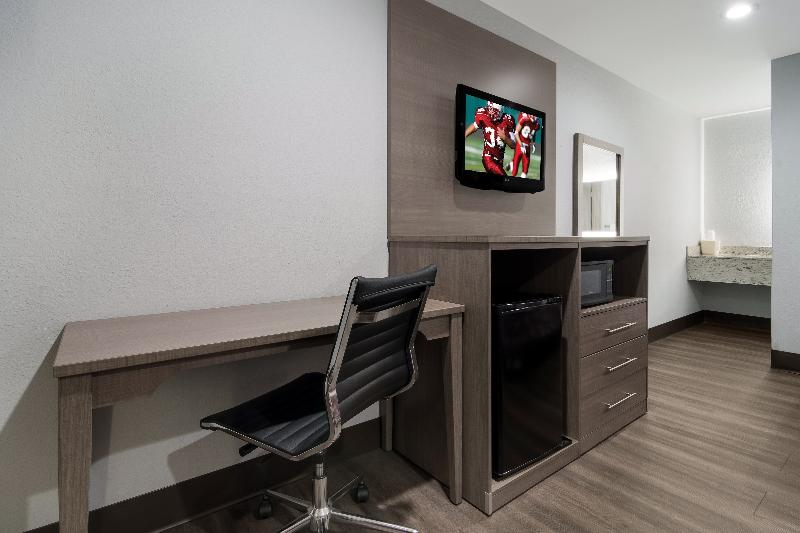 חדר דלוקס, Red Roof Inn Rocky Mount   Battleboro